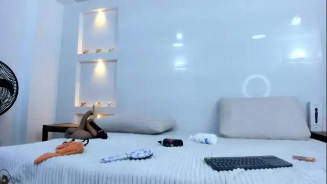 Image 12 of zenda_evans Stream on Chaturbate on 29 days ago