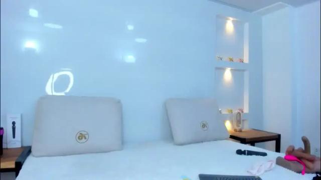 Image 3 of zenda_evans Stream on Chaturbate on 20 hours ago