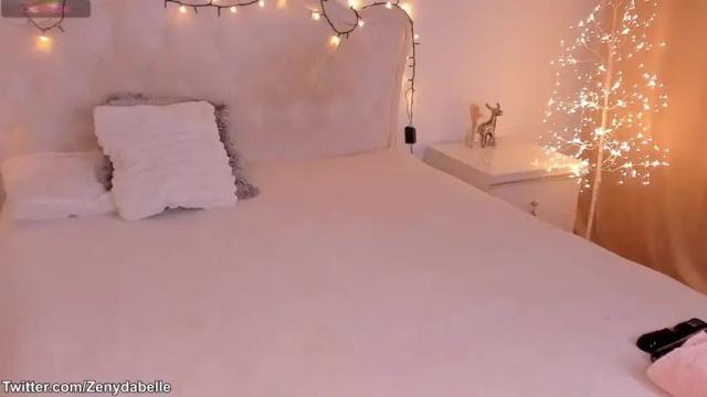 Image 12 of zenydaxbelle Stream on Chaturbate on 15 months ago