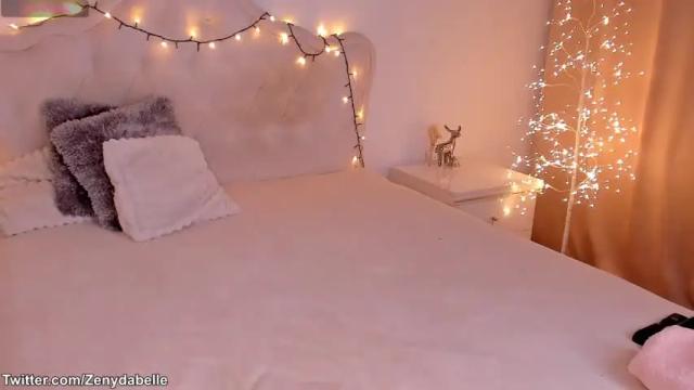Image 8 of zenydaxbelle Stream on Chaturbate on 13 months ago