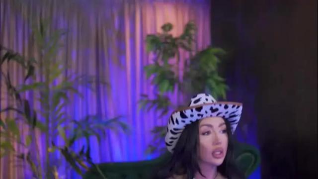 Image 12 of zenydaxbelle Stream on Chaturbate on 2 months ago