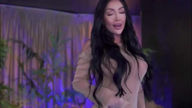 Image 3 of zenydaxbelle Stream on Chaturbate on 2 months ago