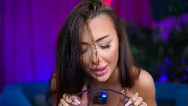 Image 10 of zenydaxbelle Stream on Chaturbate on 2 months ago