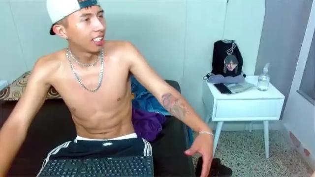 Image 2 of zeus_and_atenea_999 Stream on Chaturbate on 15 months ago