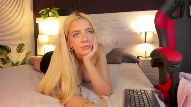 Image 6 of zhaavia Stream on Chaturbate on 1 month ago