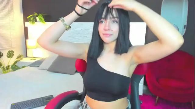 Image 2 of zhaavia Stream on Chaturbate on 1 month ago