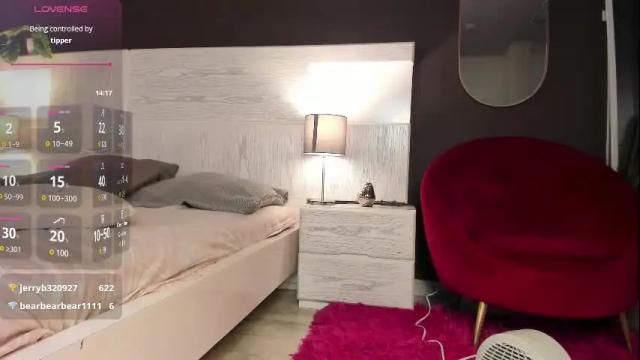 Image 3 of zhaavia Stream on Chaturbate on 1 month ago