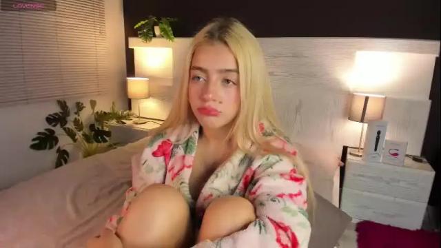 Image 7 of zhaavia Stream on Chaturbate on 1 month ago