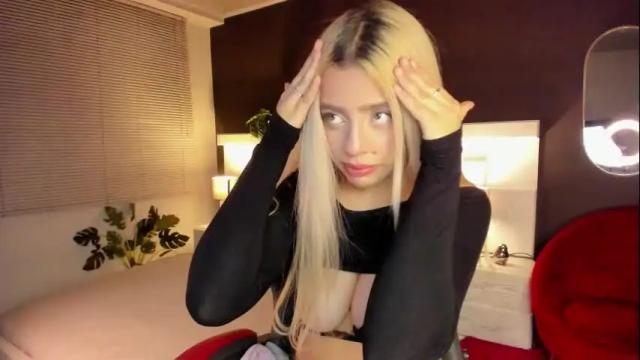 Image 6 of zhaavia Stream on Chaturbate on 27 days ago