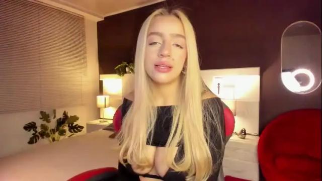 Image 8 of zhaavia Stream on Chaturbate on 27 days ago