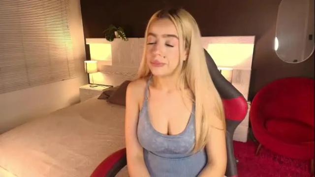 Image 4 of zhaavia Stream on Chaturbate on 21 days ago
