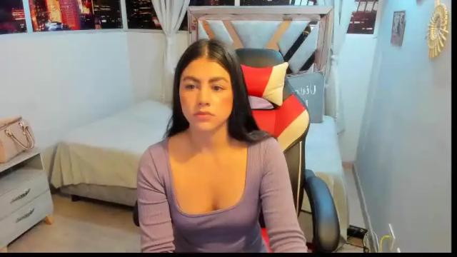 Image 2 of zharick_martinez Stream on Chaturbate on 1 month ago