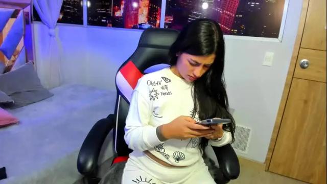 Image 2 of zharick_martinez Stream on Chaturbate on 4 months ago