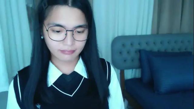 Image 3 of zhaviahale Stream on Chaturbate on 15 days ago