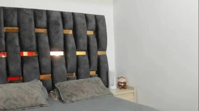 Image 8 of ziataylor Stream on Chaturbate on 6 months ago