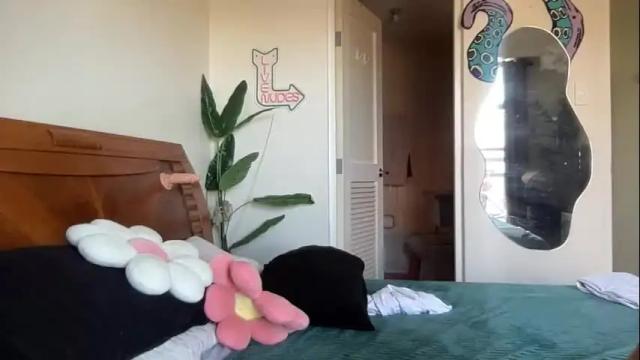 Thumbnail 3, ziggy_rouge's Stream at Chaturbate, 2 months ago