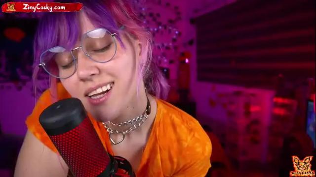 Image 2 of ziny_cosky Stream on Chaturbate on 1 month ago