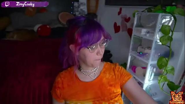 Image 8 of ziny_cosky Stream on Chaturbate on 1 month ago