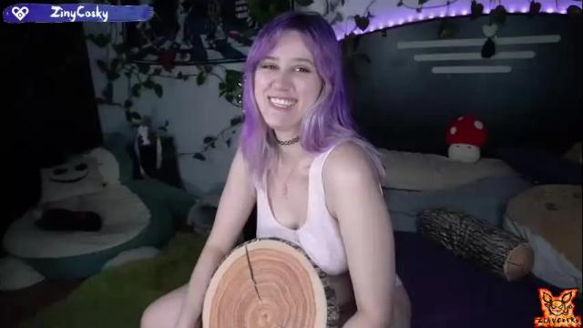 Image 4 of ziny_cosky Stream on Chaturbate on 21 days ago
