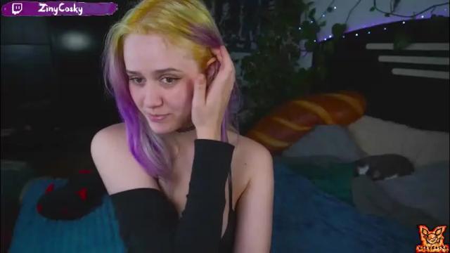 Image 7 of ziny_cosky Stream on Chaturbate on 2 months ago