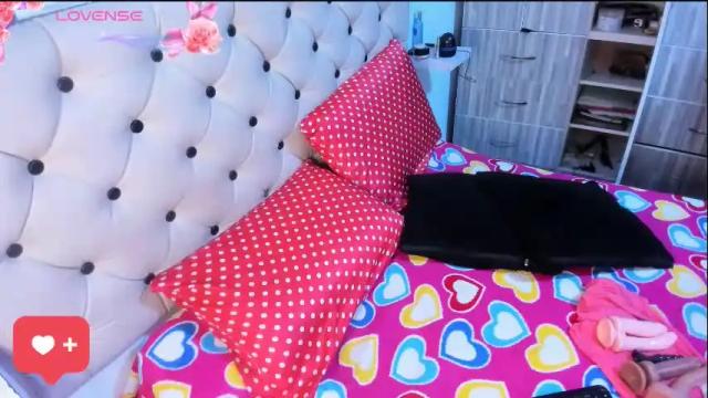 Image 12 of zisary Stream on Chaturbate on 9 days ago