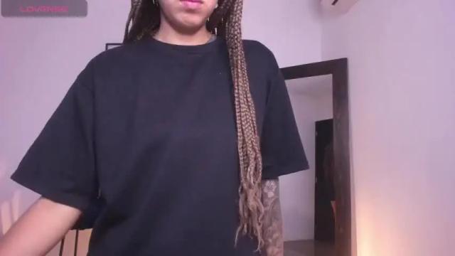Image 2 of zoe__3 Stream on Chaturbate on 16 months ago