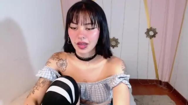 Image 3 of zoe__moon Stream on Chaturbate on 13 months ago