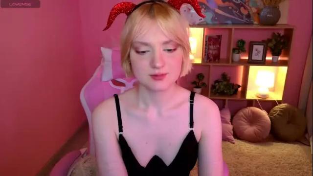 Image 4 of zoe_bang Stream on Chaturbate on 1 month ago