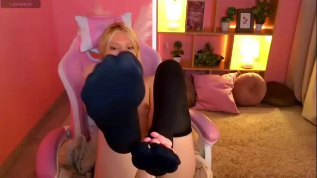 Image 11 of zoe_bang Stream on Chaturbate on 11 days ago