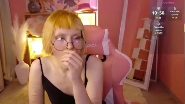Image 7 of zoe_bang Stream on Chaturbate on 6 months ago