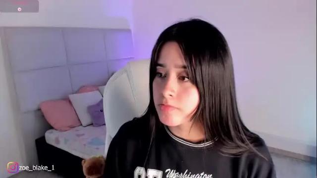 Image 2 of zoe_blake18 Stream on Chaturbate on 19 days ago