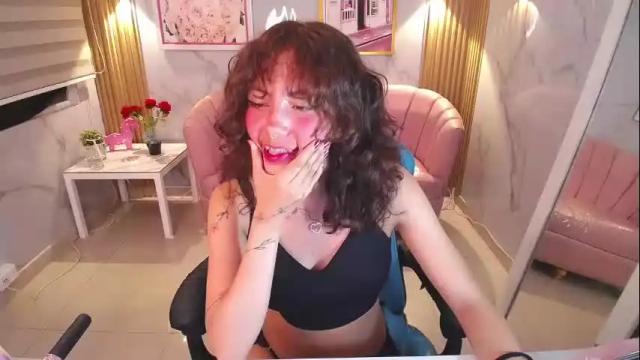 Image 11 of zoe_ch_ Stream on Chaturbate on 3 months ago
