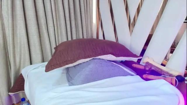 Image 4 of zoe_curvy Stream on Chaturbate on 1 month ago