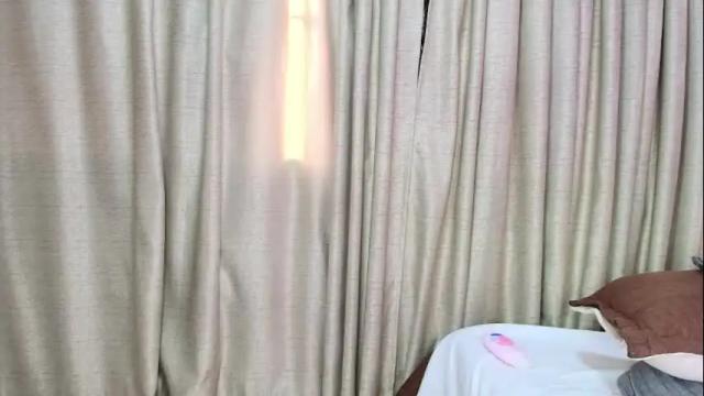 Image 12 of zoe_curvy Stream on Chaturbate on 1 month ago