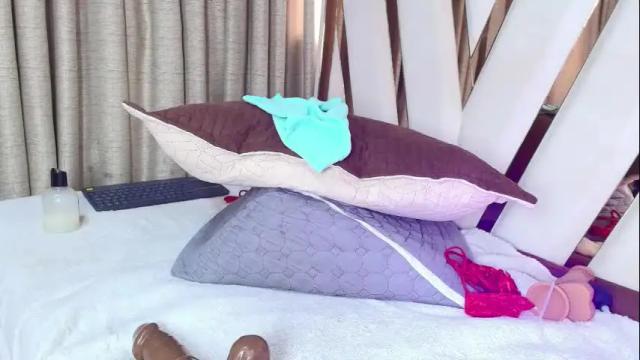 Image 2 of zoe_curvy Stream on Chaturbate on 1 month ago
