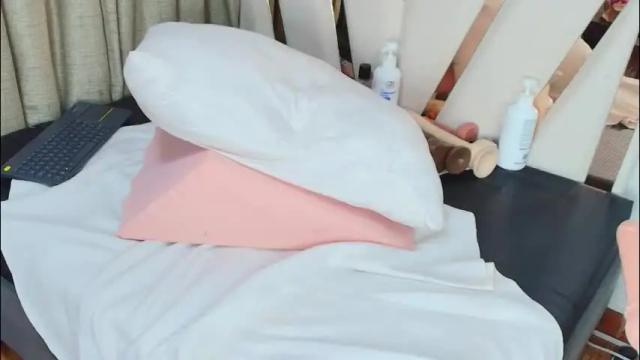 Image 6 of zoe_curvy Stream on Chaturbate on 1 month ago