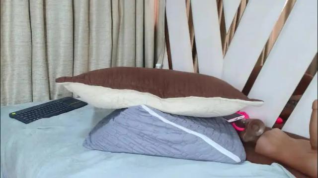 Image 3 of zoe_curvy Stream on Chaturbate on 1 month ago