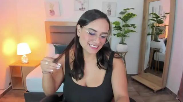 Image 3 of zoe_danae_ Stream on Chaturbate on 2 months ago