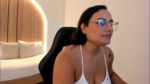 Image 3 of zoe_danae_ Stream on Chaturbate on 1 month ago