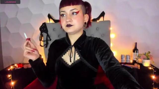 Image 10 of zoe_davis7 Stream on Chaturbate on 17 months ago