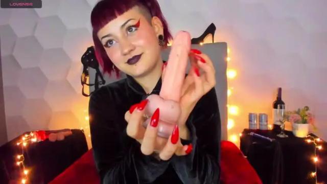 Image 12 of zoe_davis7 Stream on Chaturbate on 17 months ago
