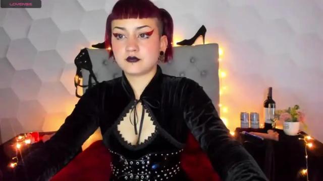 Image 2 of zoe_davis7 Stream on Chaturbate on 17 months ago