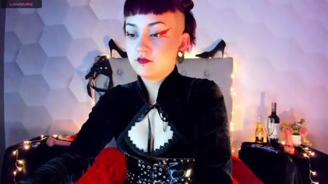 Image 3 of zoe_davis7 Stream on Chaturbate on 16 months ago