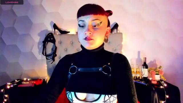 Image 7 of zoe_davis7 Stream on Chaturbate on 16 months ago