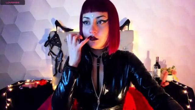 Image 12 of zoe_davis7 Stream on Chaturbate on 16 months ago
