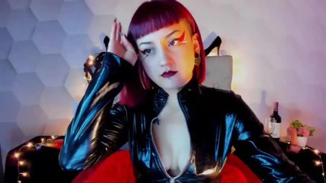 Image 10 of zoe_davis7 Stream on Chaturbate on 16 months ago