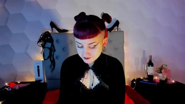 Image 2 of zoe_davis7 Stream on Chaturbate on 16 months ago