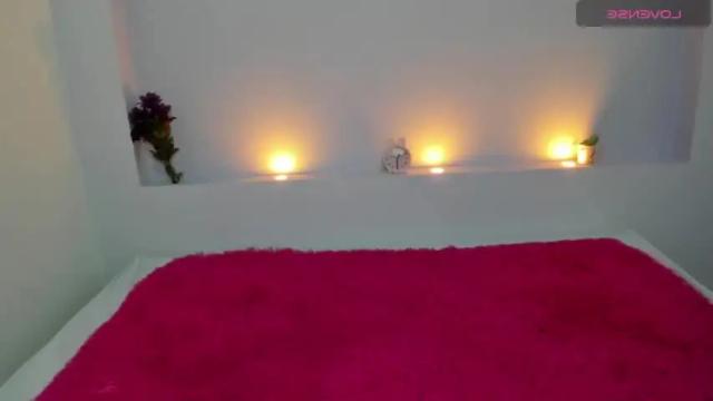 Image 6 of zoe_deluxe Stream on Chaturbate on 13 months ago