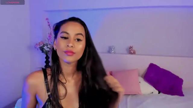 Image 12 of zoe_deluxe Stream on Chaturbate on 13 months ago