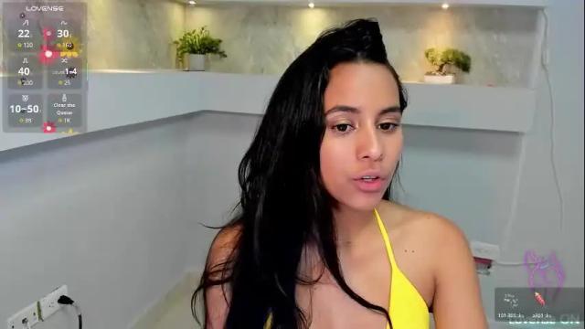 Image 2 of zoe_deluxe Stream on Chaturbate on 1 month ago